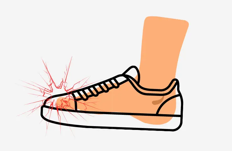 causes of toe hole in shoes