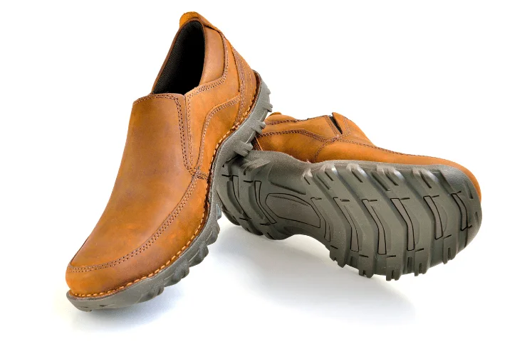 Outdoor work shoes to protect your foot