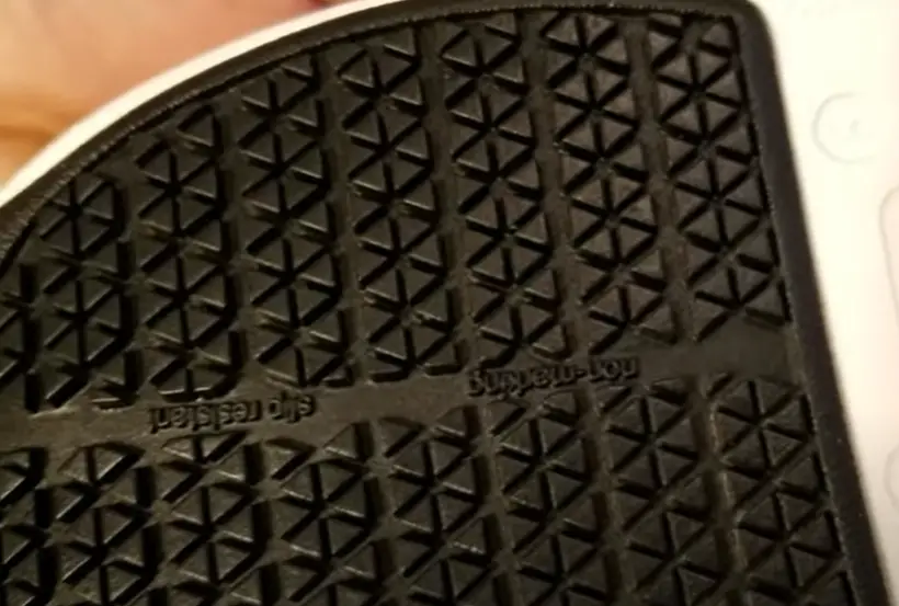 treads pattern on bottom of crocs bistro clogs