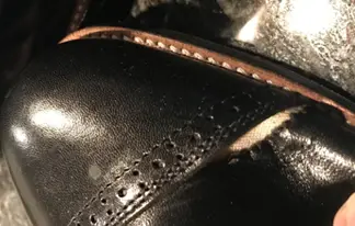 leather of stacy adams shoes peels off too early