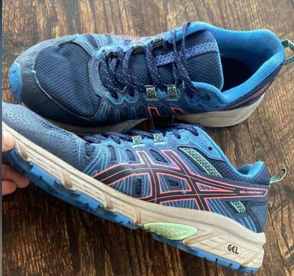 ASICS Gel-Venture 7 – Best Shoes for Sprinting on Grass