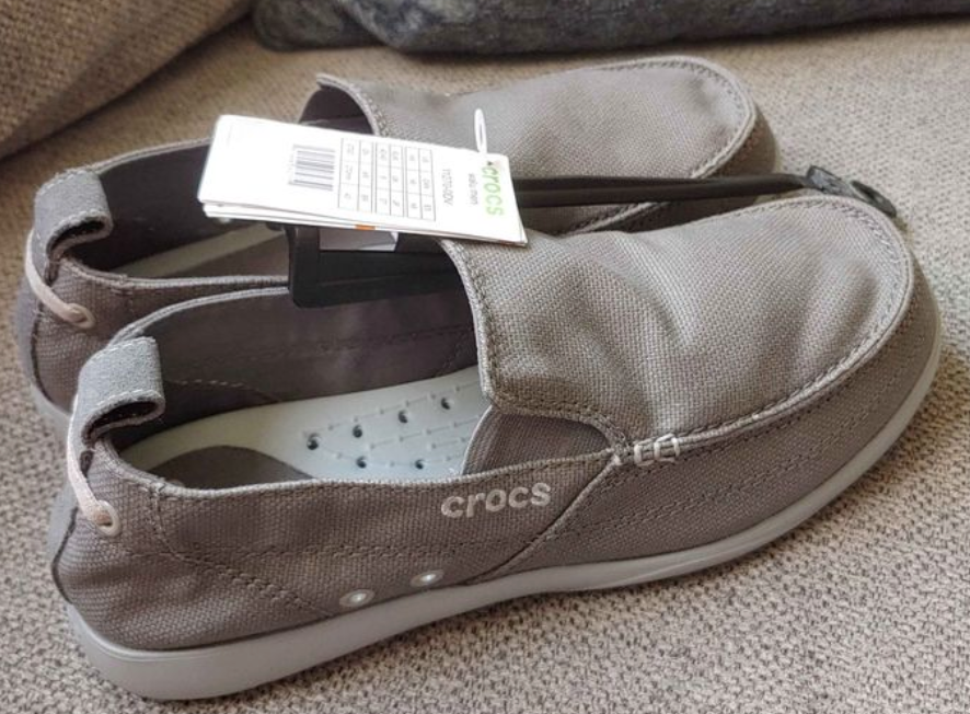 Crocs Men's Walu Slip-On Loafer size