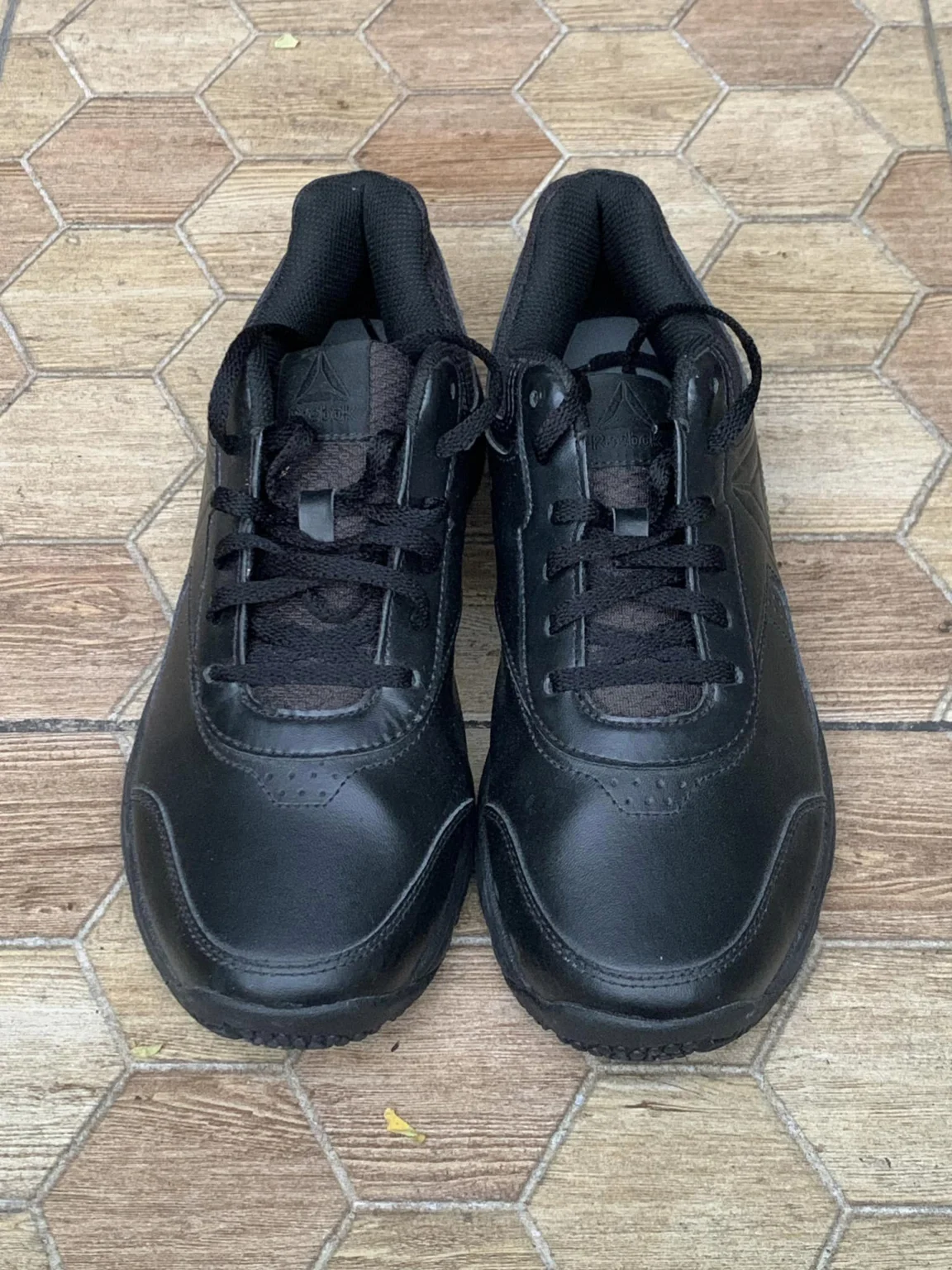 Good walking shoes for concrete? On my feet 8+ hours, looking for